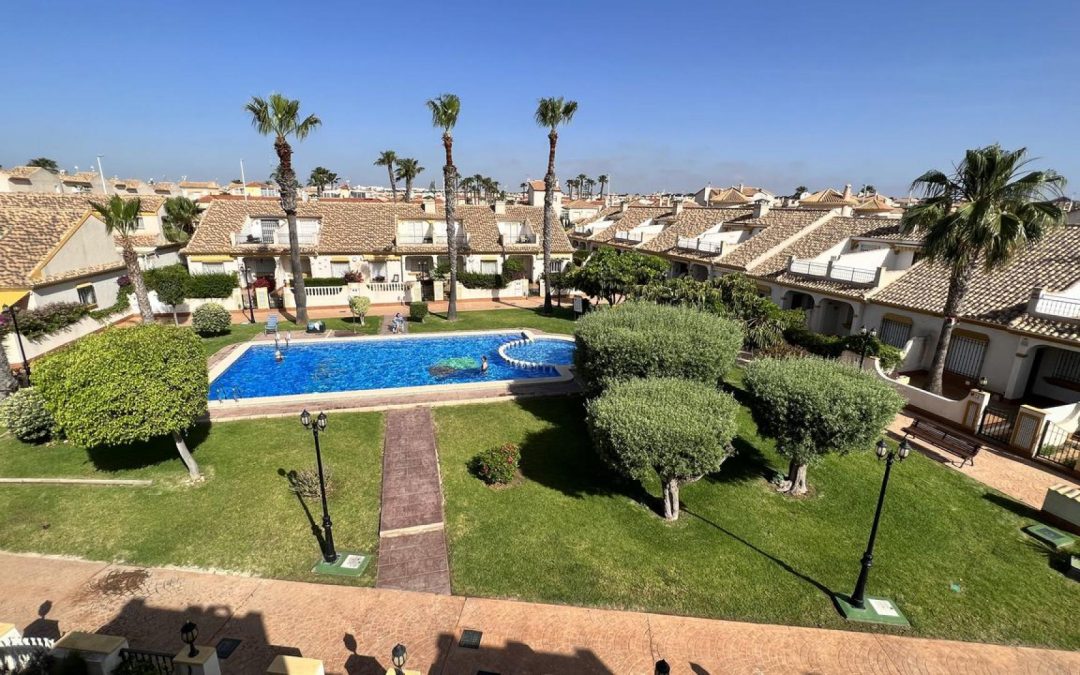2 bed Townhouse for sale in Cabo Roig