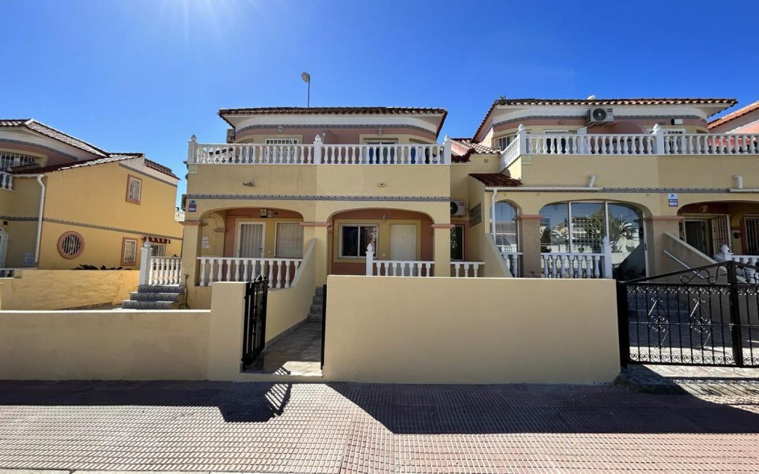 3 bed Townhouse for sale in San Miguel De Salinas